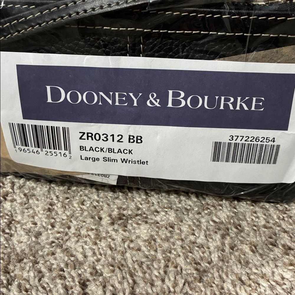 Dooney & Bourke Large Slim Wristlet (black) - Picture 3 of 8